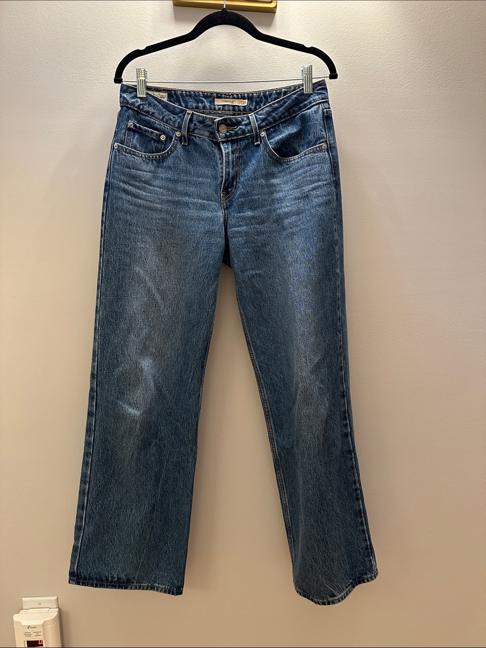 Levi’s Classic Women's Low Loose Jeans in Medium Blue